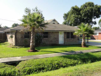 425 Twin Oaks Dr, Raceland, LA 70394 
