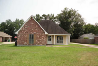 13560 S Trace Dr, Walker, LA 70785 