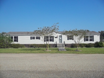 39008 Holly Hill Dr, Gonzales, LA 70737 