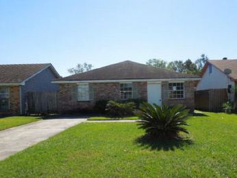 5921 N Oak Dr, Marrero, LA 70072 