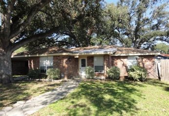 8071 Driftwood Dr, New Orleans, LA 70126 