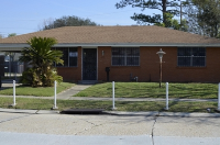 537 E Forest Lawn Dr, Gretna, LA 70056 