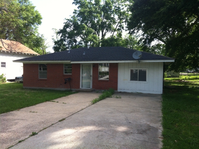 914 Louisiana St, Tallulah, LA 71282 