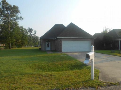 9407 Hidden Trail Dr, Denham Springs, LA 70726 
