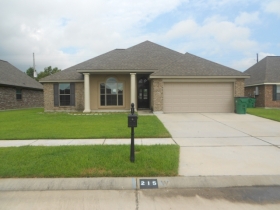 215 W Pin Oak Dr, Saint Rose, LA 70087 