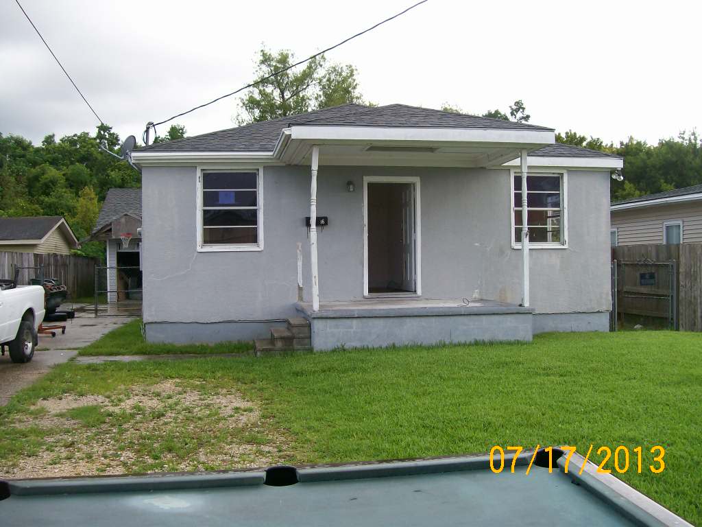 1516 West Dr, Westwego, LA 70094 