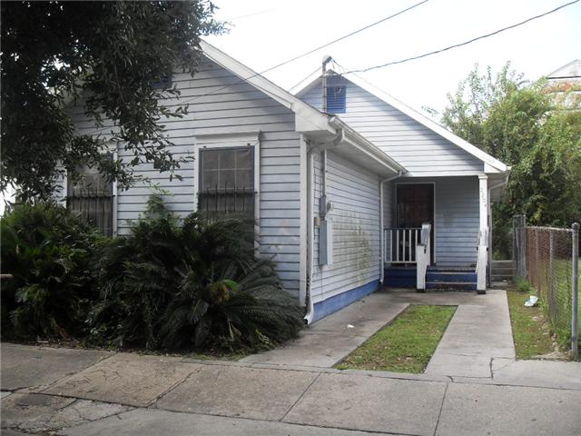 2204 1st  St, New Orleans, LA 70113 