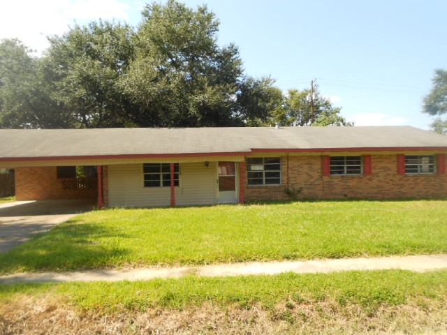 114 Park Ave, Ville Platte, LA 70586 