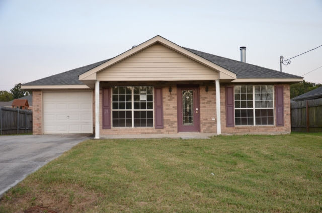 720 Gardenia St, La Place, LA 70068 