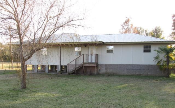 10211 Lake Peigneur Rd, New Iberia, LA 70560 