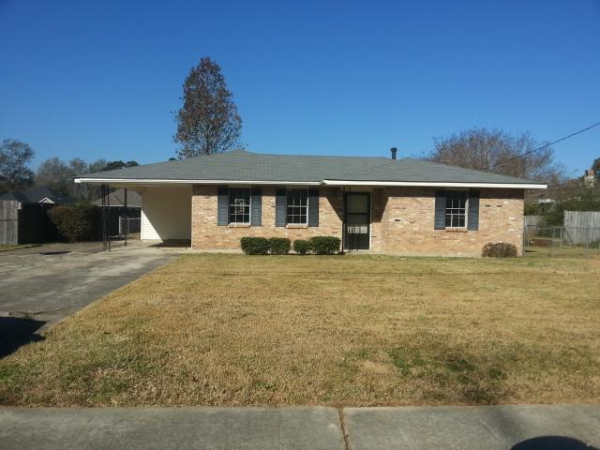 1905 Carolyn Ave, Denham Springs, LA 70726 