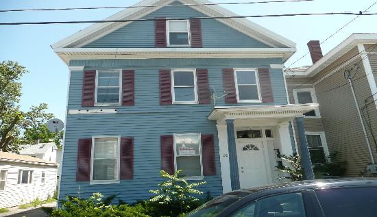 28 Fort Hill Avenue, Lowell, MA 01852 