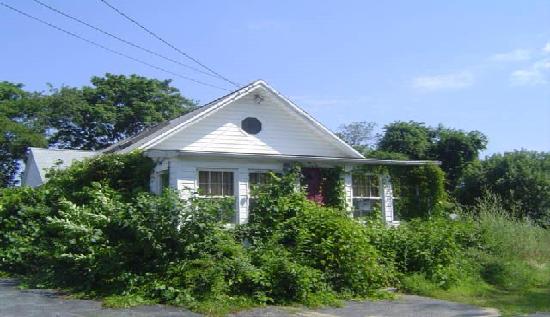 9 Warren Avenue, Salisbury, MA 01952 