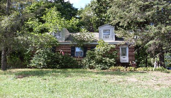 1422 Mammoth Road, Dracut, MA 01826 