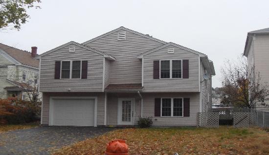 14 Scott Street, Worcester, MA 01610 