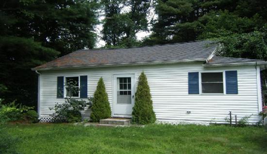 6 Woodland Heights, Wales, MA 01081 