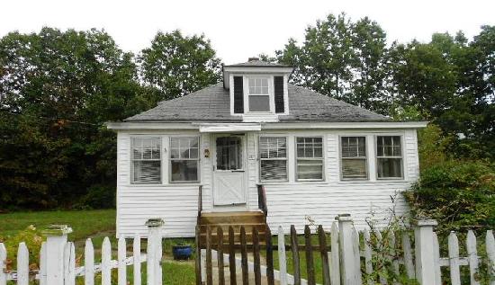 41 Wendell St, Athol, MA 01331