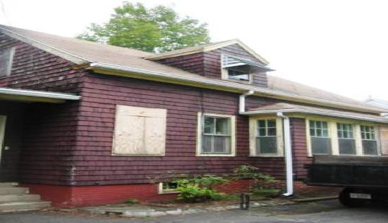 72 Winthrop St, Brockton, MA 02301 