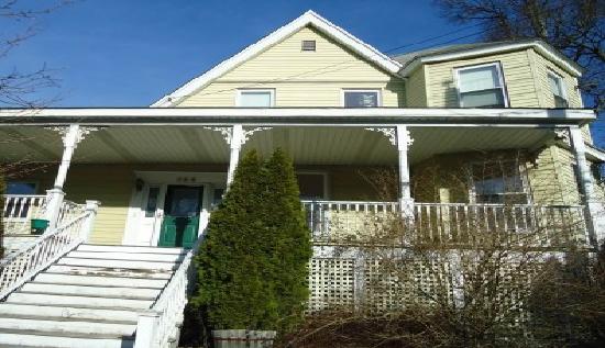 694 Randolph Ave, Milton, MA 02186 
