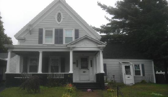 54 Lancaster St, Leominster, MA 01453