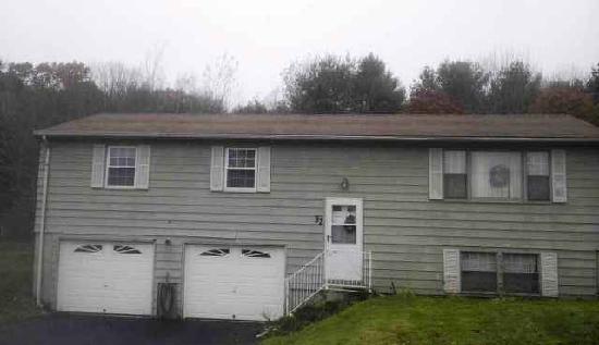32 Wayne Ave, Dudley, MA 01571 