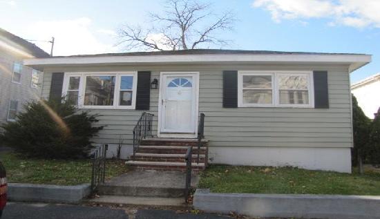 47 Mt Washington St, Lowell, MA 01854 