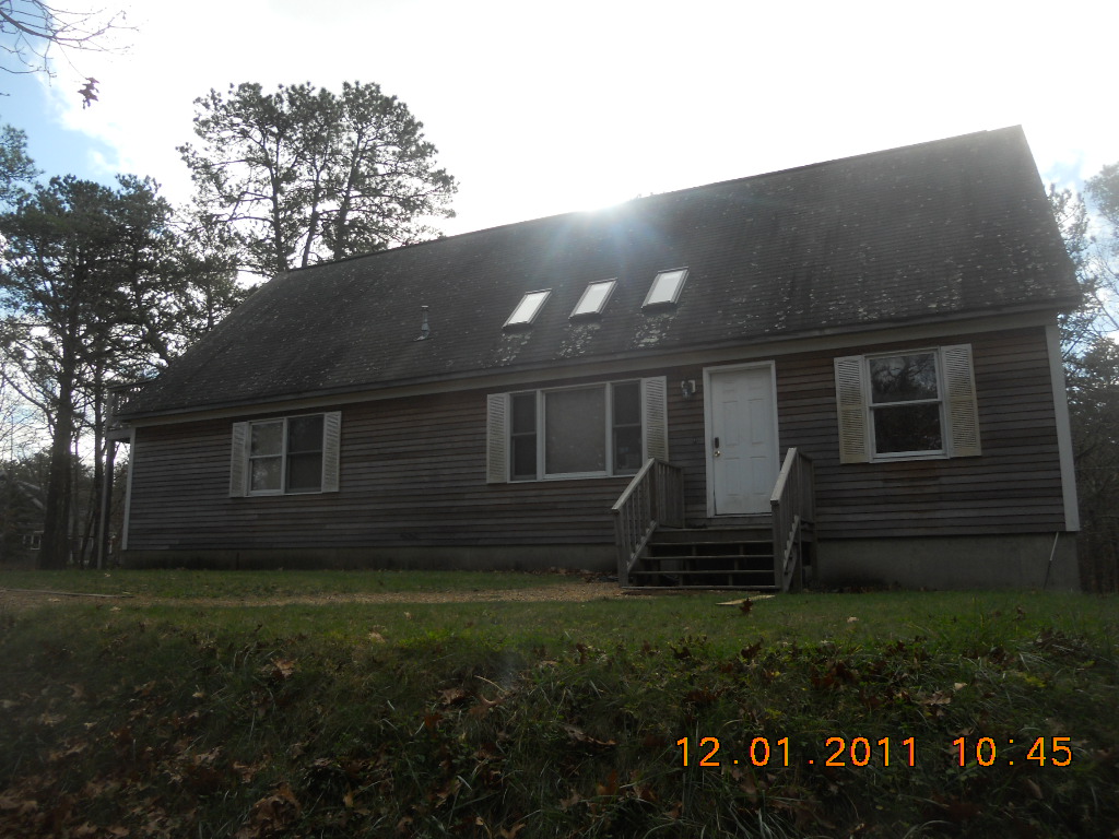 60 Pondview Dr, Oak Bluffs, MA 02557 