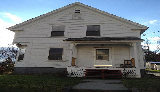 15 Carpenter St, Orange, MA 01364 