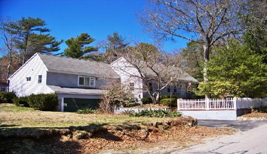 50 Buzzards Bay Drive, Plymouth, MA 02360 