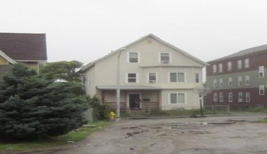 36 Lewis St, Worcester, MA 01610 