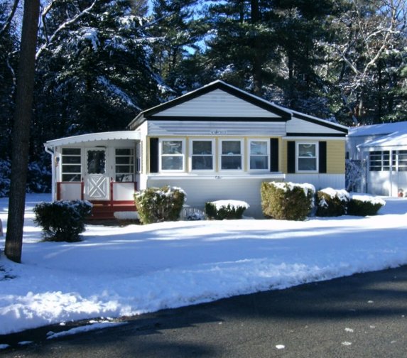 86 Maplewood Dr., Halifax, MA 02338 