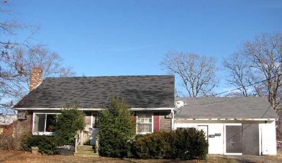 27 Upton St, Brockton, MA 02302 