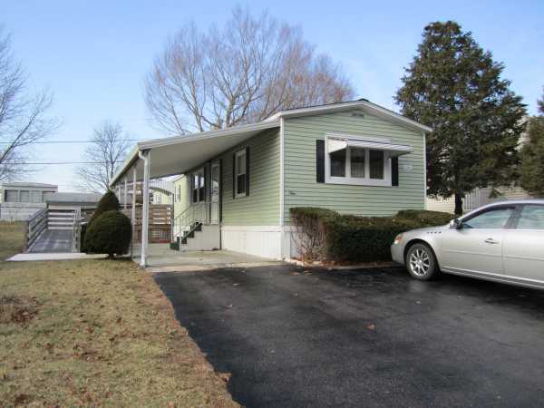 9 Holly Rd, Taunton, MA 02780 
