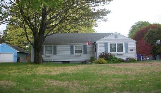 119 Maebeth Street, Springfield, MA 01119 