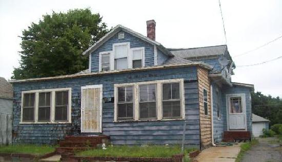 385 Clarendon Street, Fitchburg, MA 01420 