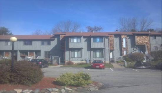 19 Meadowbrook Ln 19, Palmer, MA 01069 