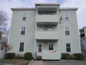 44 Walker St, Leominster, MA 01453 