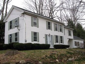28 River Rd, Brookfield, MA 01506 