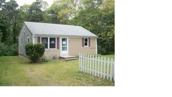 73 Orrs Ave, Hyannis, MA 02601 