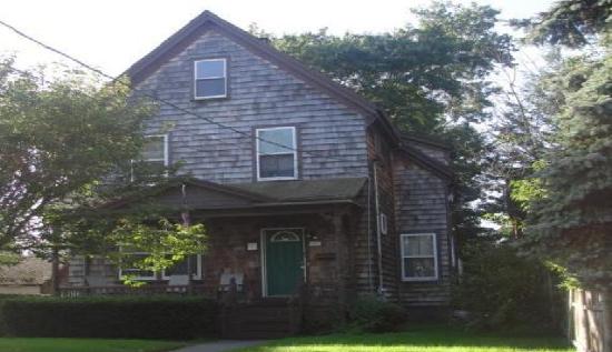 16 Sycamore St, Brockton, MA 02301 