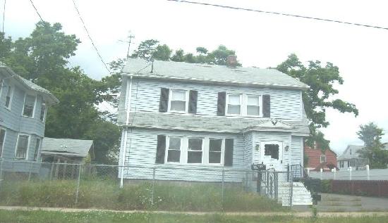 84 Governor Street, Springfield, MA 01104 