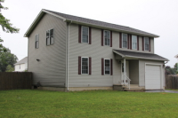 38 Paderewski St, Chicopee, MA 01013 