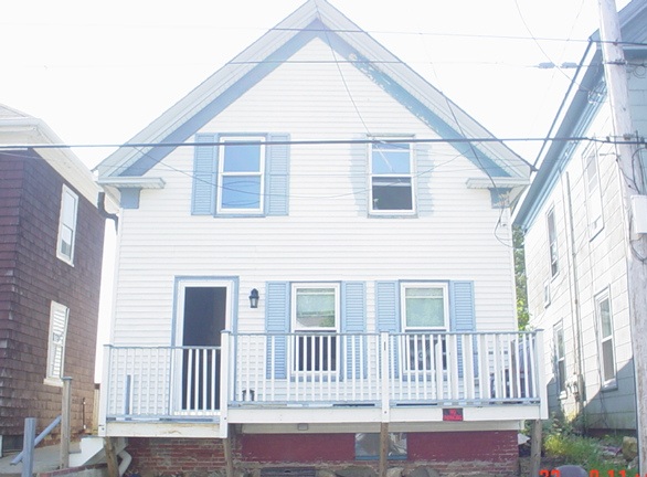 15 Taylor Street, Gloucester, MA 01930 