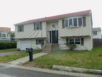 254 Caroline St, Fall River, MA 02721 