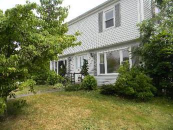 221 Riley Avenue, Somerset, MA 02726 