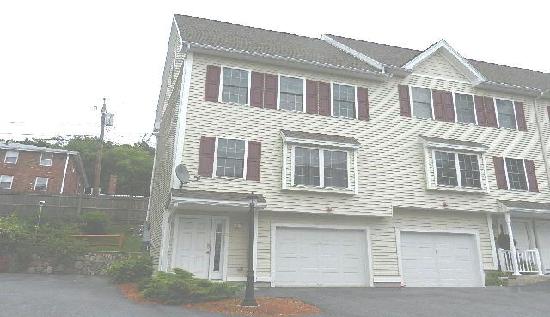 15 Alton St 9, Lowell, MA 01852 