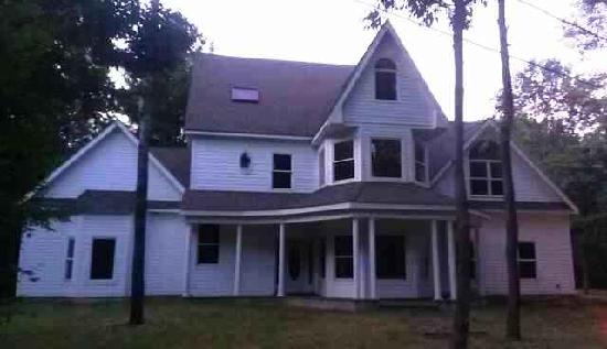 135 Sycamore Terrace, Sheffield, MA 01257 