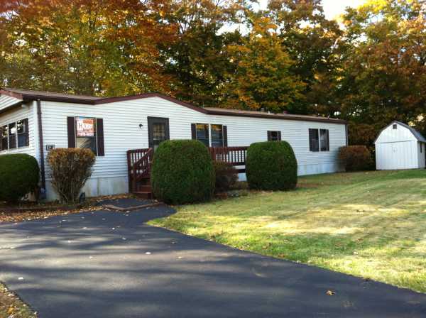 12 Hawthorne St, Rockland, MA 02370 