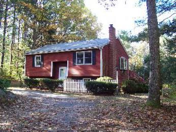 136 Holly Dr, Gardner, MA 01440 