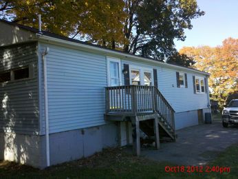 25 Arlington St, Amesbury, MA 01913 